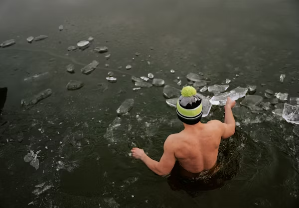 heated-pool-winter-swimming-recreation
