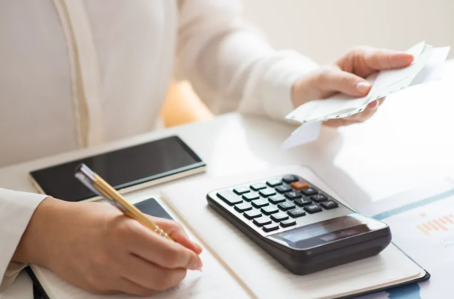 7 Signs It’s Time to Replace Your Pool Heater